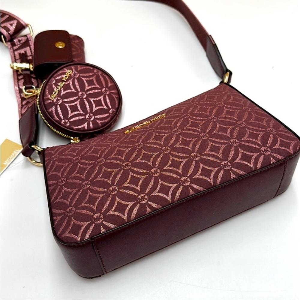 MICHAEL KORS Jet Set Travel Small Logo Jacquard
Crossbody With Tech Attach - Picture 3 of 16